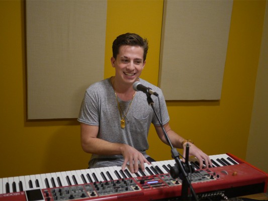 Charlie-Puth-in-Gold-Room-01
